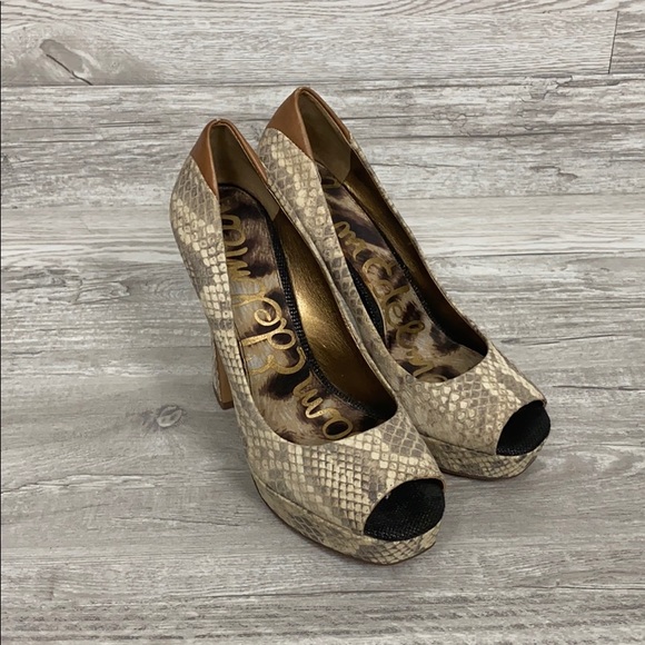 Sam Edelman SnakeSkin Platform Heels - Picture 1 of 8